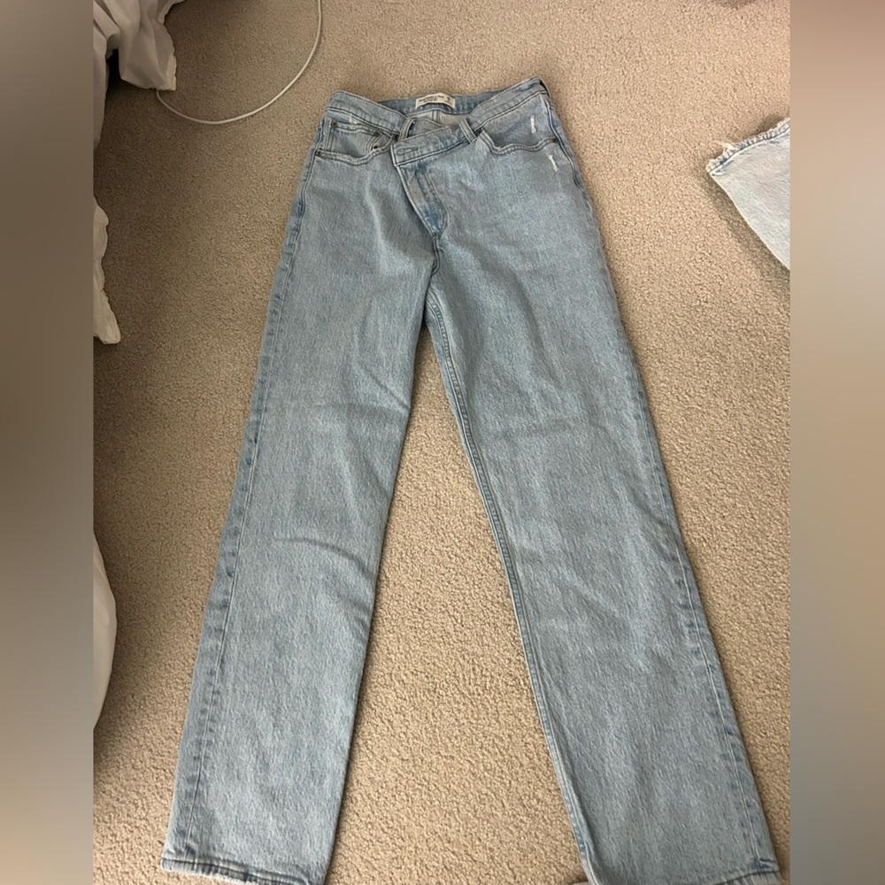 Abercrombie jeans size 28 crossover. Fit more like size 27